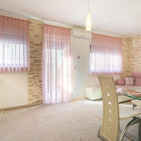 Apartment Sara - Free Parking For 2 Cars Ζάγκρεμπ Εξωτερικό φωτογραφία